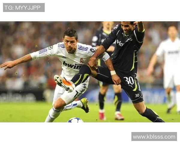 足球明星的精彩瞬间与背后故事的深度解析与素材分享